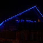 Családi ház - kék fénnyel
