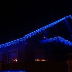 Családi ház - kék fénnyel