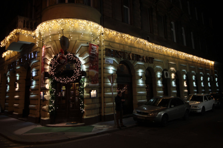 Haxen Királyi étterem Karácsonyi Fénydekorációja - La Belle