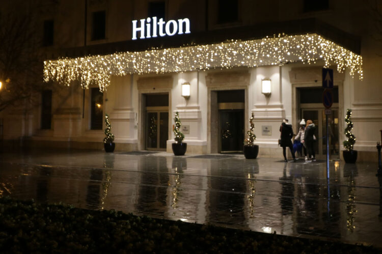 Hilton Budapest karácsonyi fénydekorációja - La Belle